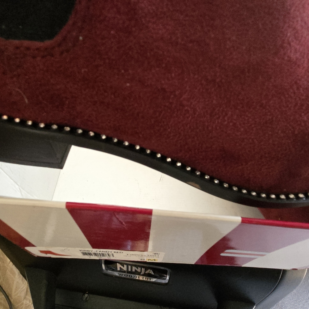 Womens's Burgundy Suede Booties